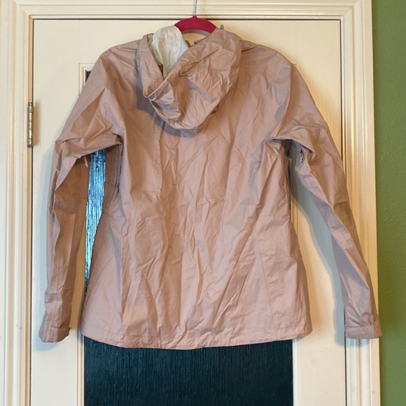 Eddie Bauer Rose Pink lightweight Women’s Windbreaker in size Medium in VEUC - Picture 3 of 4